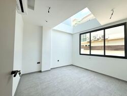 Simon Lane (D19), Terrace #539288241